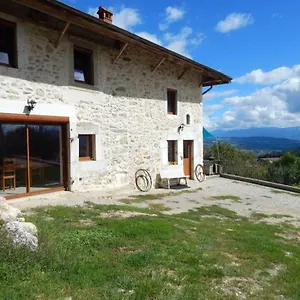 https://les-bellevues.hotels-rhonealpes.com