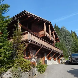https://chalet-le-val-ness.hotels-rhonealpes.com